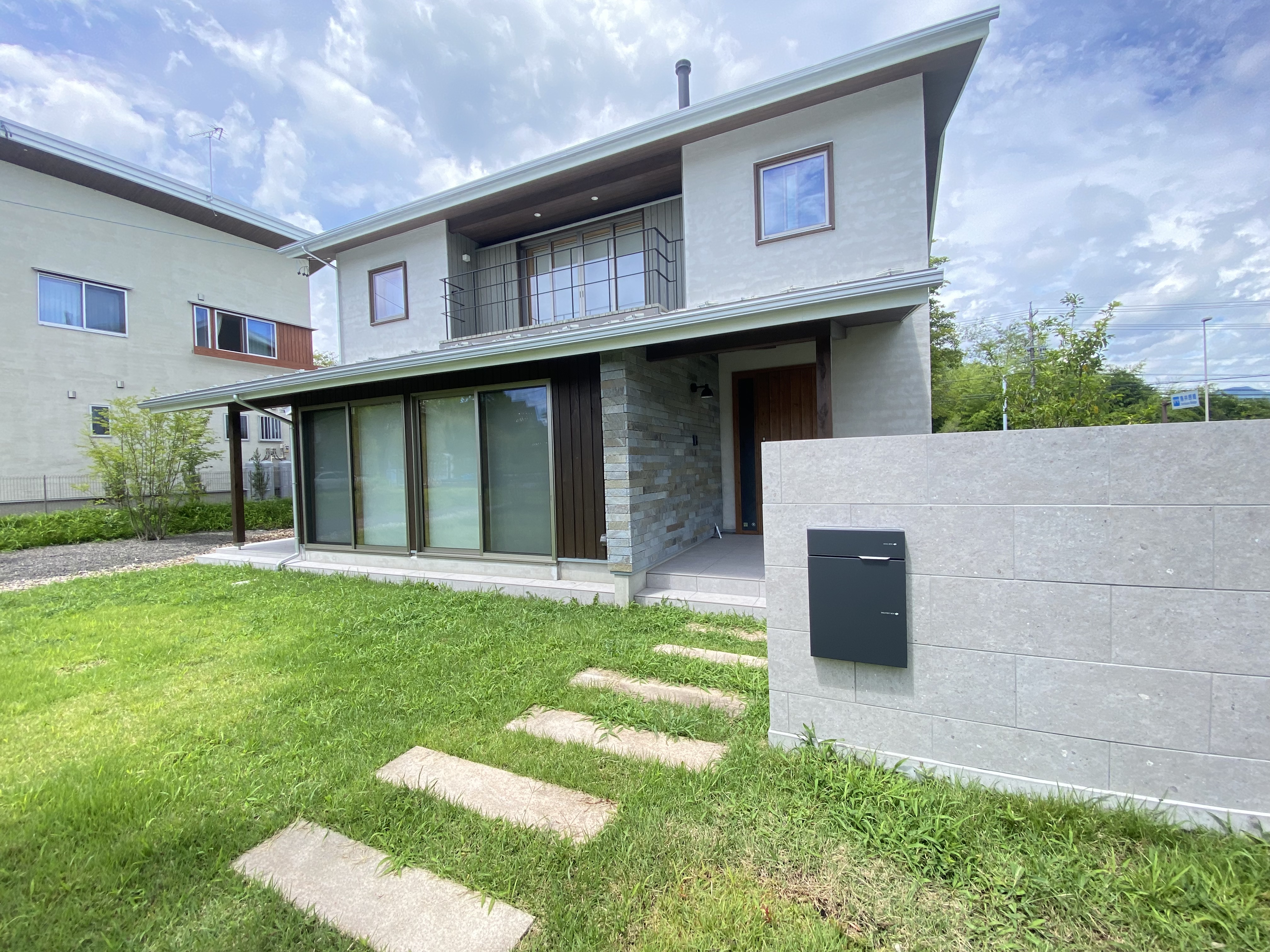 Toriihara house exterior